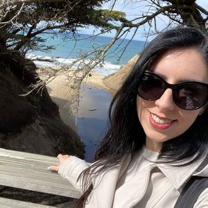 Meet your Posher, Monica